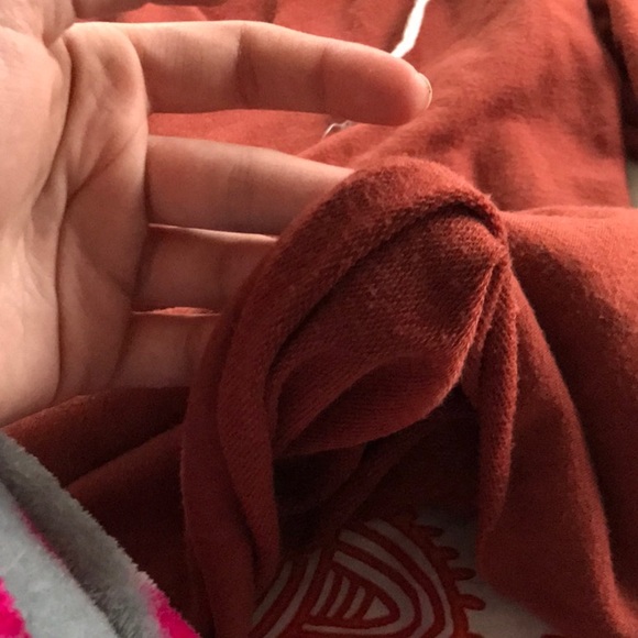 Cozy long sleeve hooded tee - Picture 3 of 3